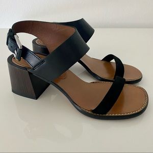 Massimo Dutti size 6 black leather sandals made in Spain